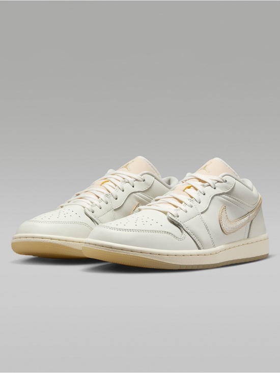 Nike Shoes - Nike Air Jordan 1 Low SE
